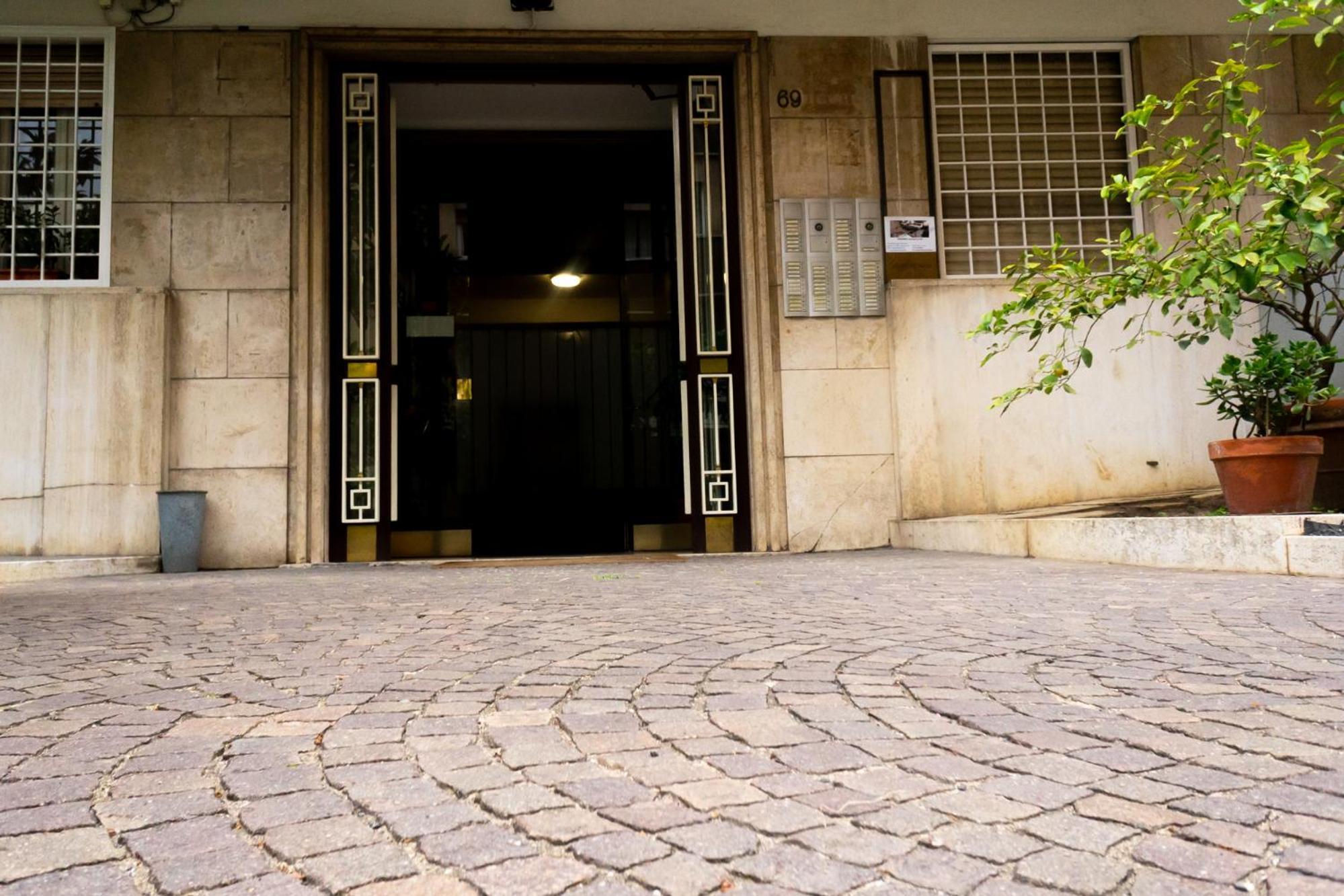 Ermete San Pietro House Apartment Рим Екстериор снимка